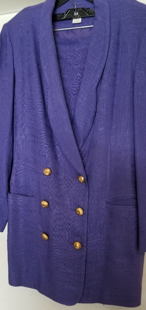 2 piece business suit in Purple